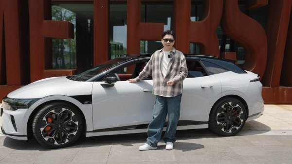易宝配资 美邦创始人奖员工极氪007GT，网友们全都酸了